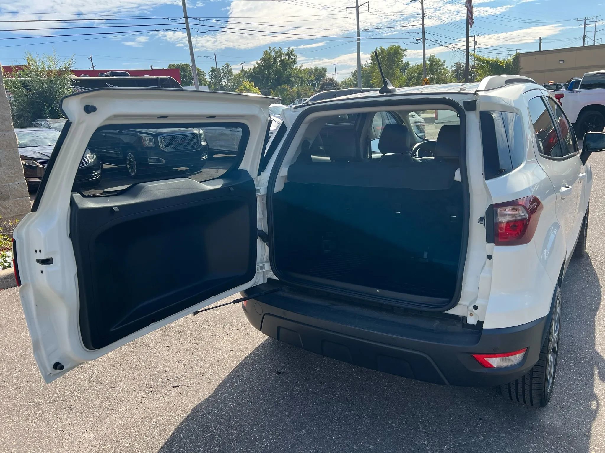 Used 2020 Ford EcoSport SES w/ SES Black Appearance Package image 14