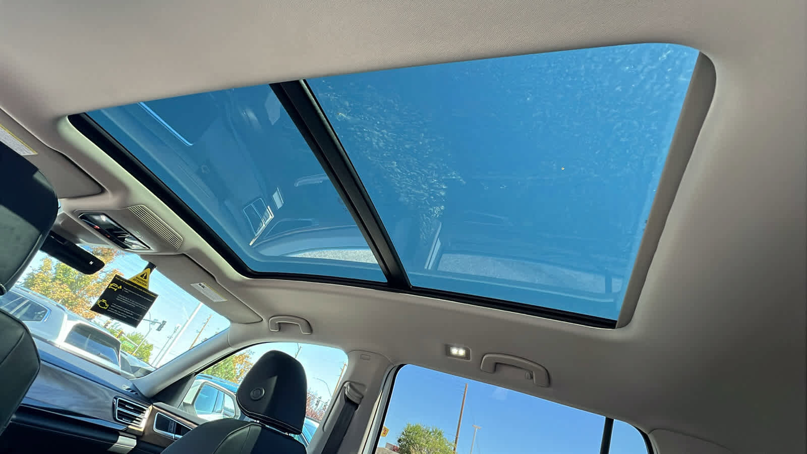 New 2026 Volkswagen Atlas SE image 32