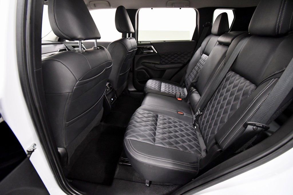 Used 2024 Mitsubishi Outlander SEL image 15