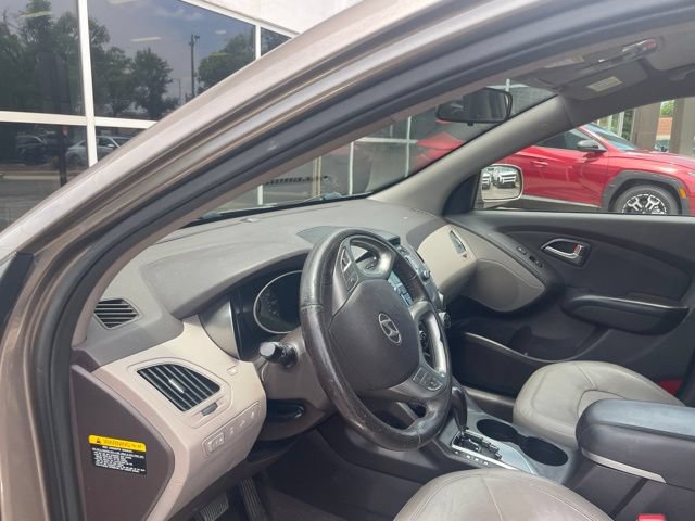 Used 2010 Hyundai Tucson Limited AWD/4WD image 21