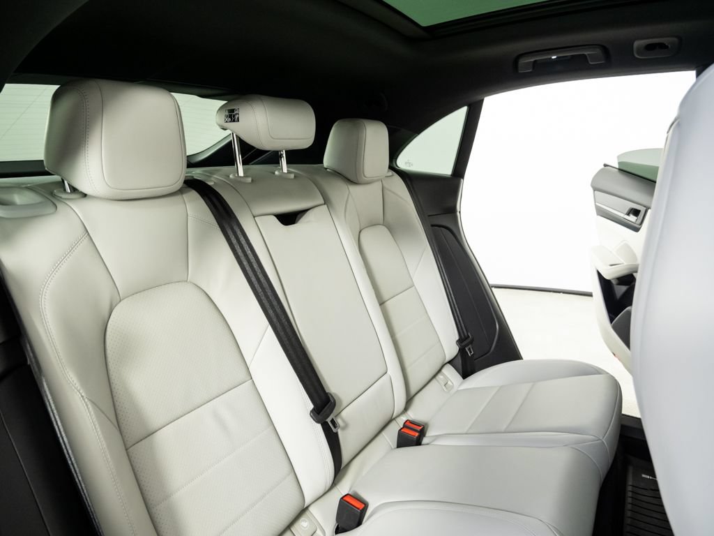 New 2026 Porsche Macan 4 Electric AWD/4WD image 23