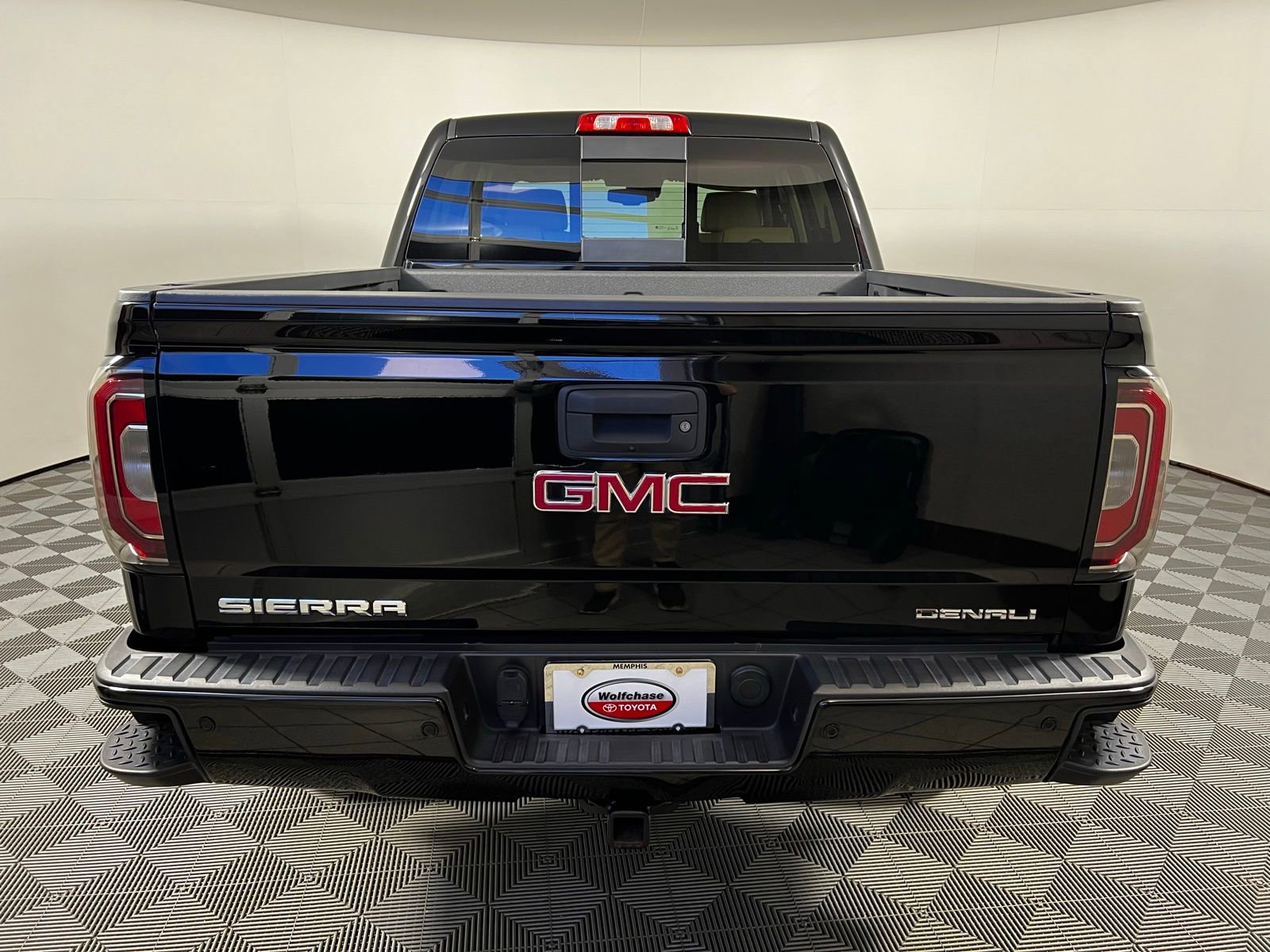 Used 2017 GMC Sierra 1500 Denali w/ Denali Ultimate Package AWD/4WD image 6