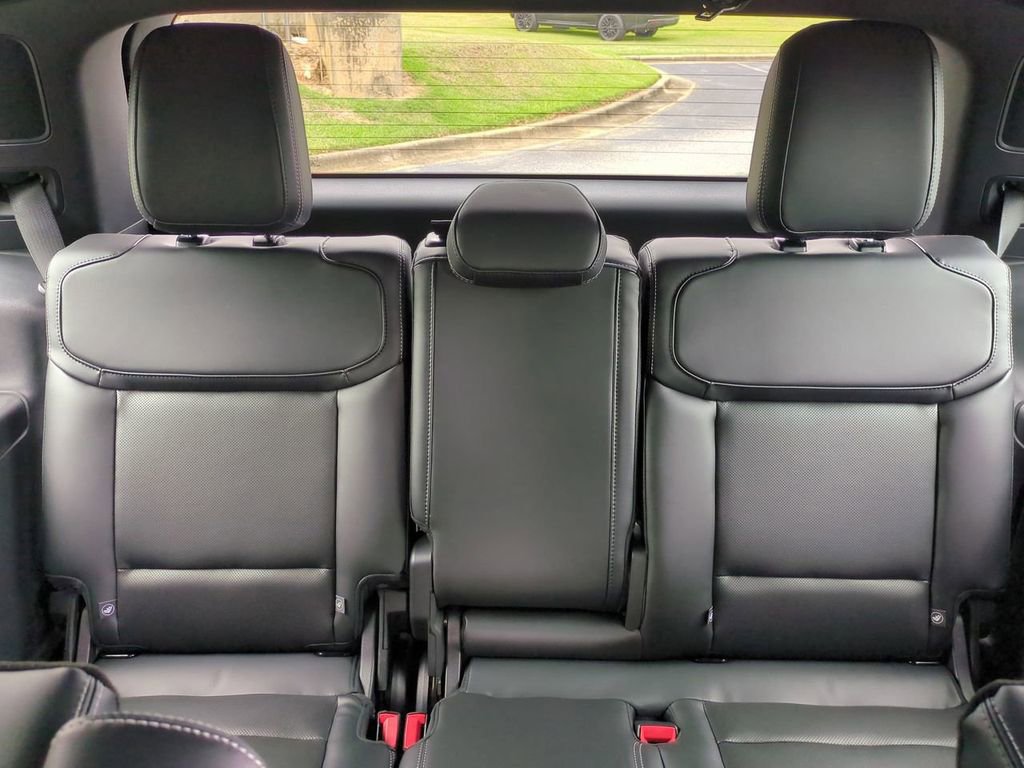 New 2025 Ford Expedition Platinum w/ Stealth Appearance Package image 16
