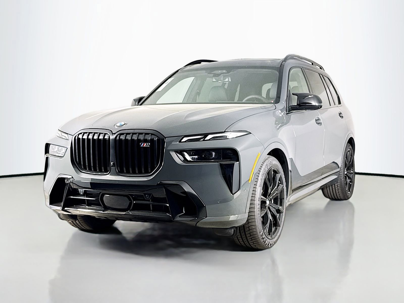 New 2026 BMW X7 M60i image 3