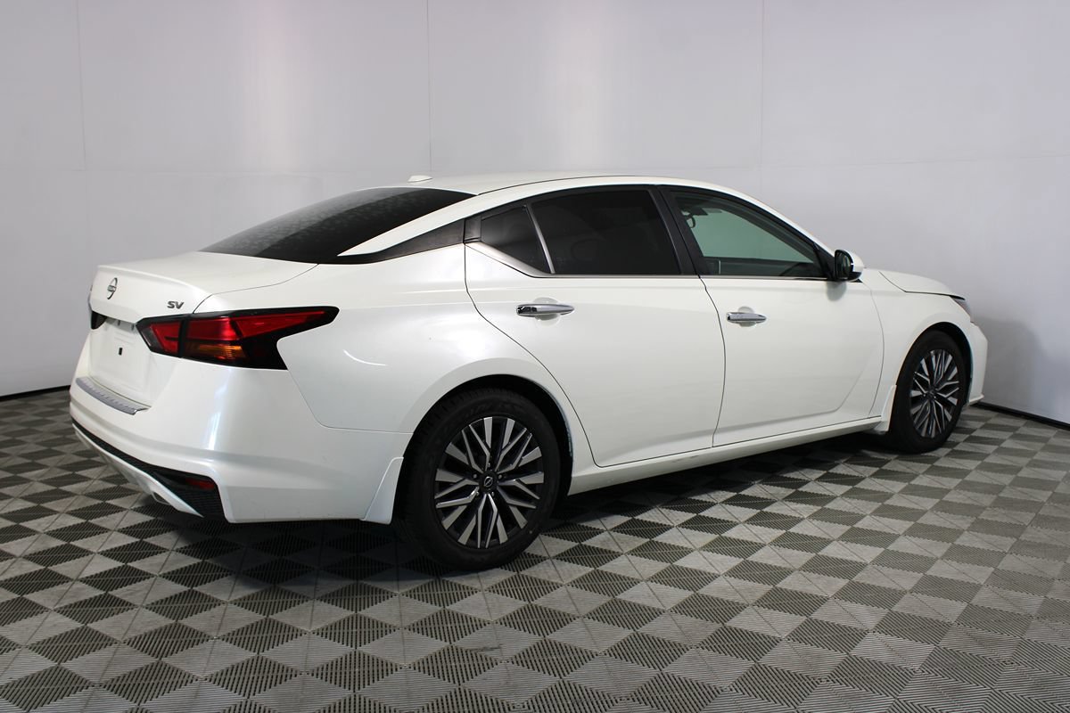 Used 2023 Nissan Altima 2.5 SV FWD image 30
