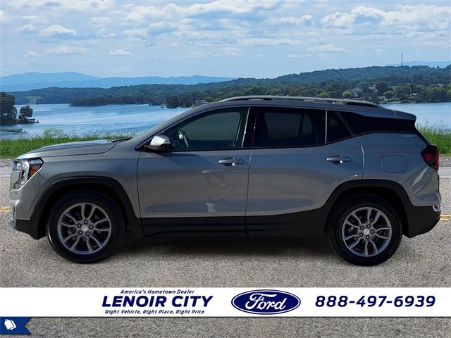 Used 2024 GMC Terrain SLT image 4