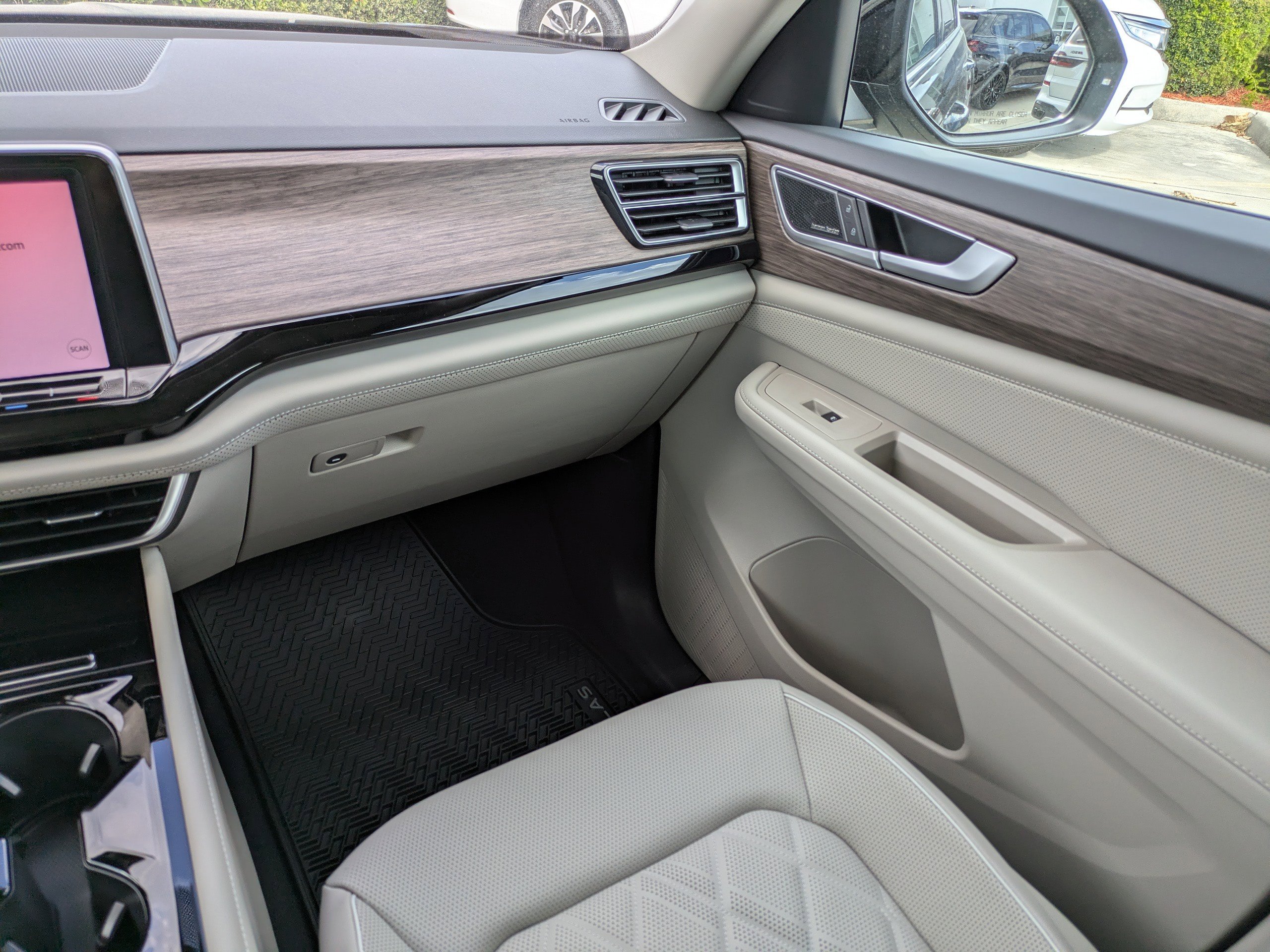 New 2026 Volkswagen Atlas SEL Premium R-Line image 18