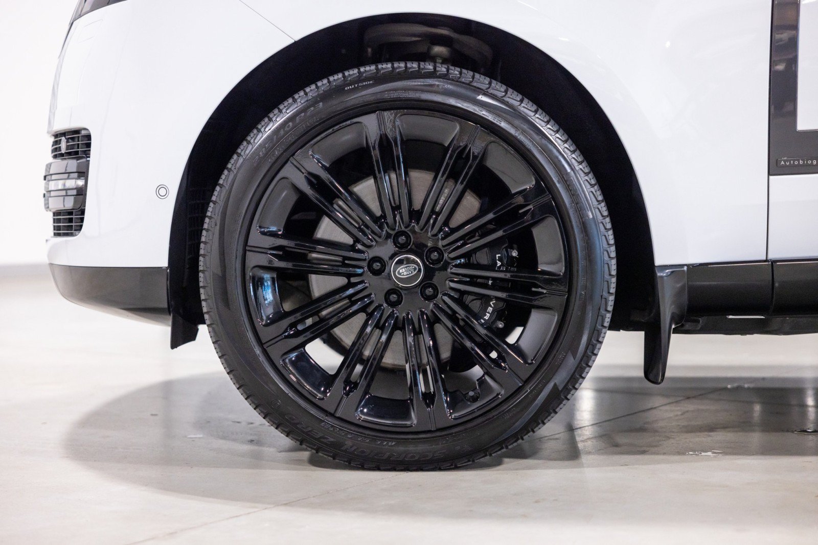 Used 2024 Land Rover Range Rover Long Wheelbase Autobiography AWD/4WD image 18