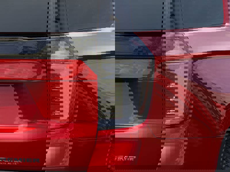 New 2026 Chevrolet Suburban Premier image 11