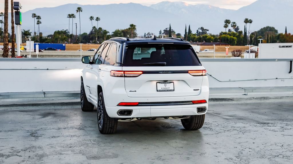 New 2025 Jeep Grand Cherokee Summit image 7