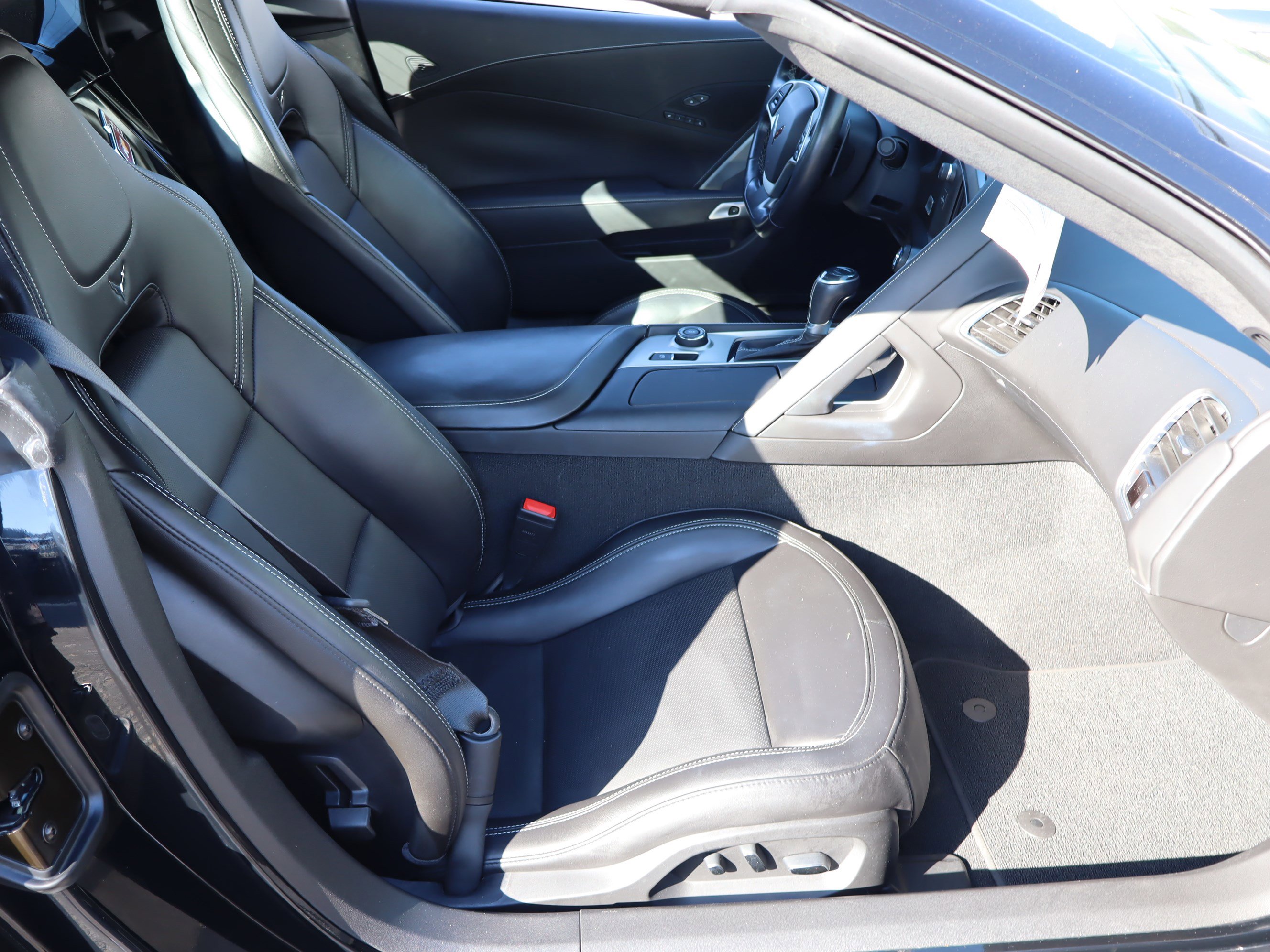 Used 2019 Chevrolet Corvette Stingray Convertible w/ 3LT Preferred Equipment Group RWD image 32