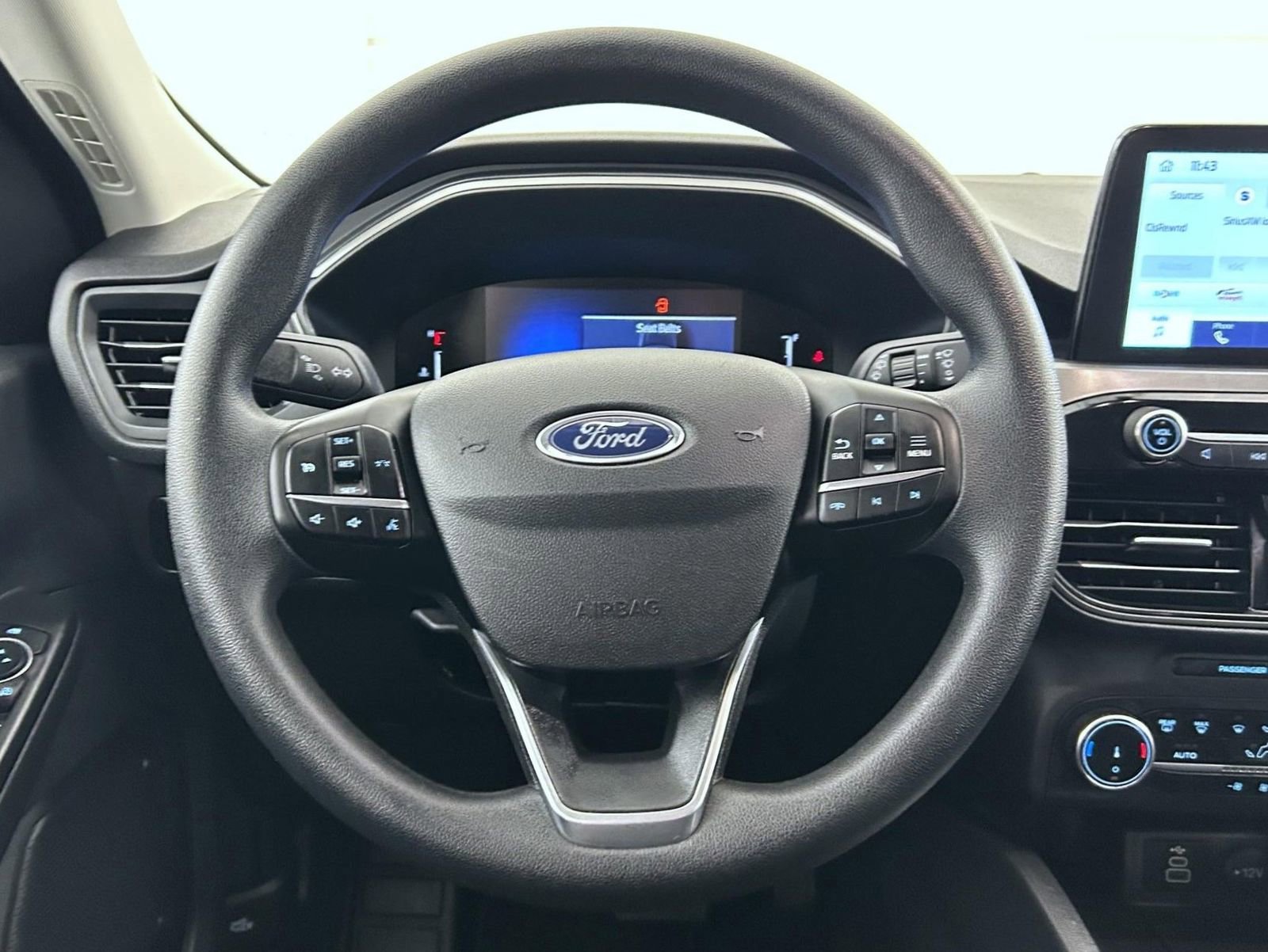 Used 2025 Ford Escape Active AWD/4WD image 11