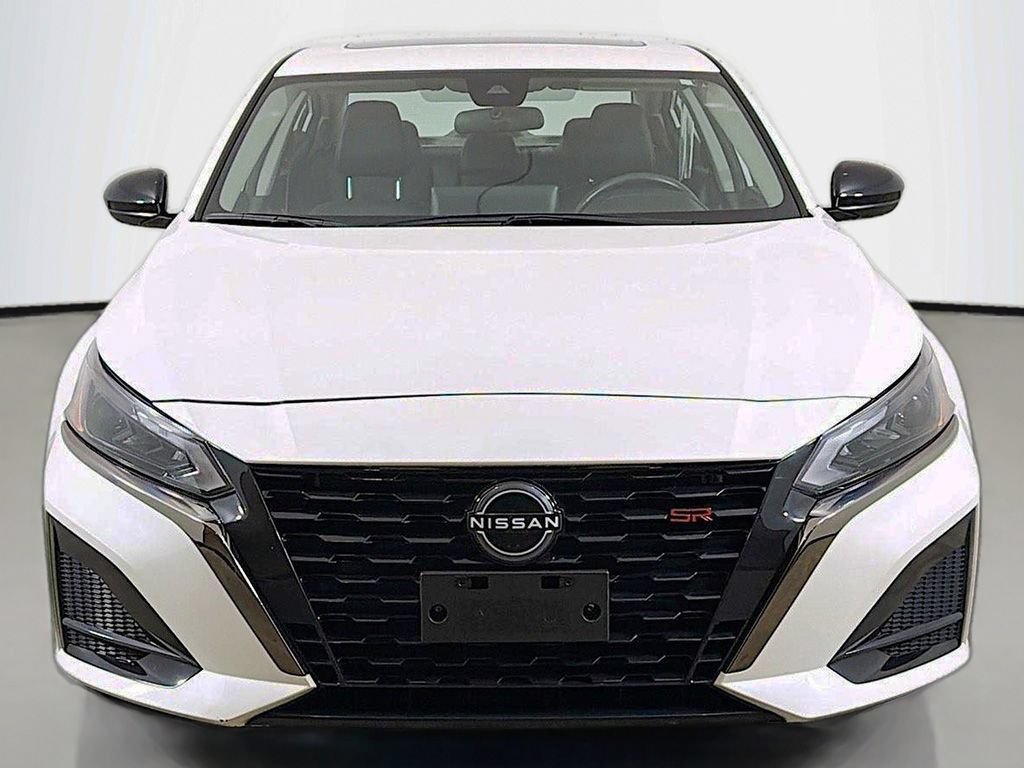 Used 2023 Nissan Altima 2.5 SR w/ SR Premium Package FWD image 13