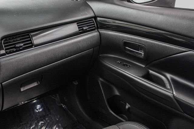 Used 2020 Mitsubishi Outlander SE FWD image 27