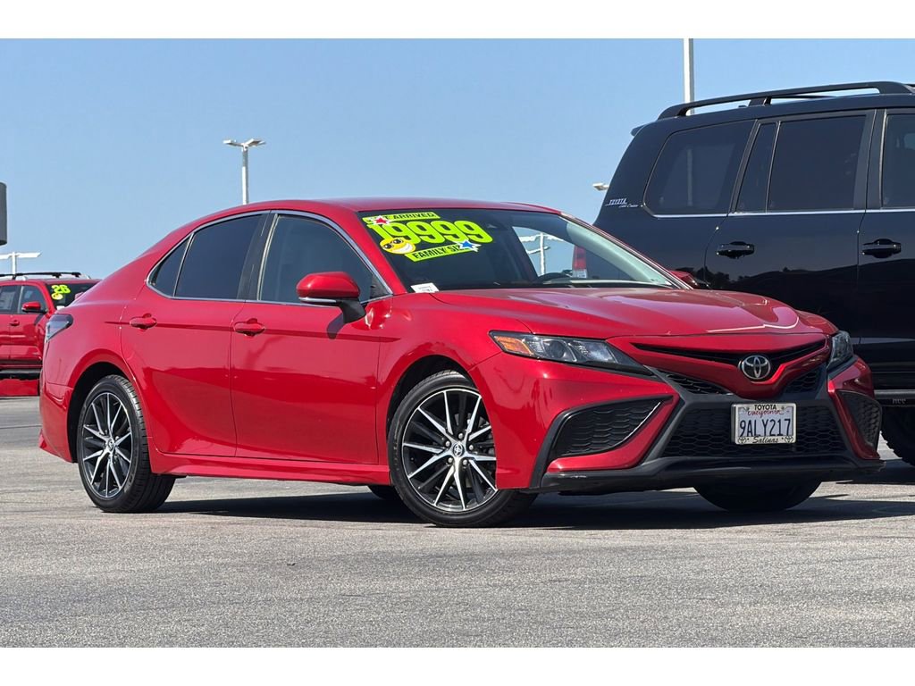 Used 2022 Toyota Camry SE FWD image 2