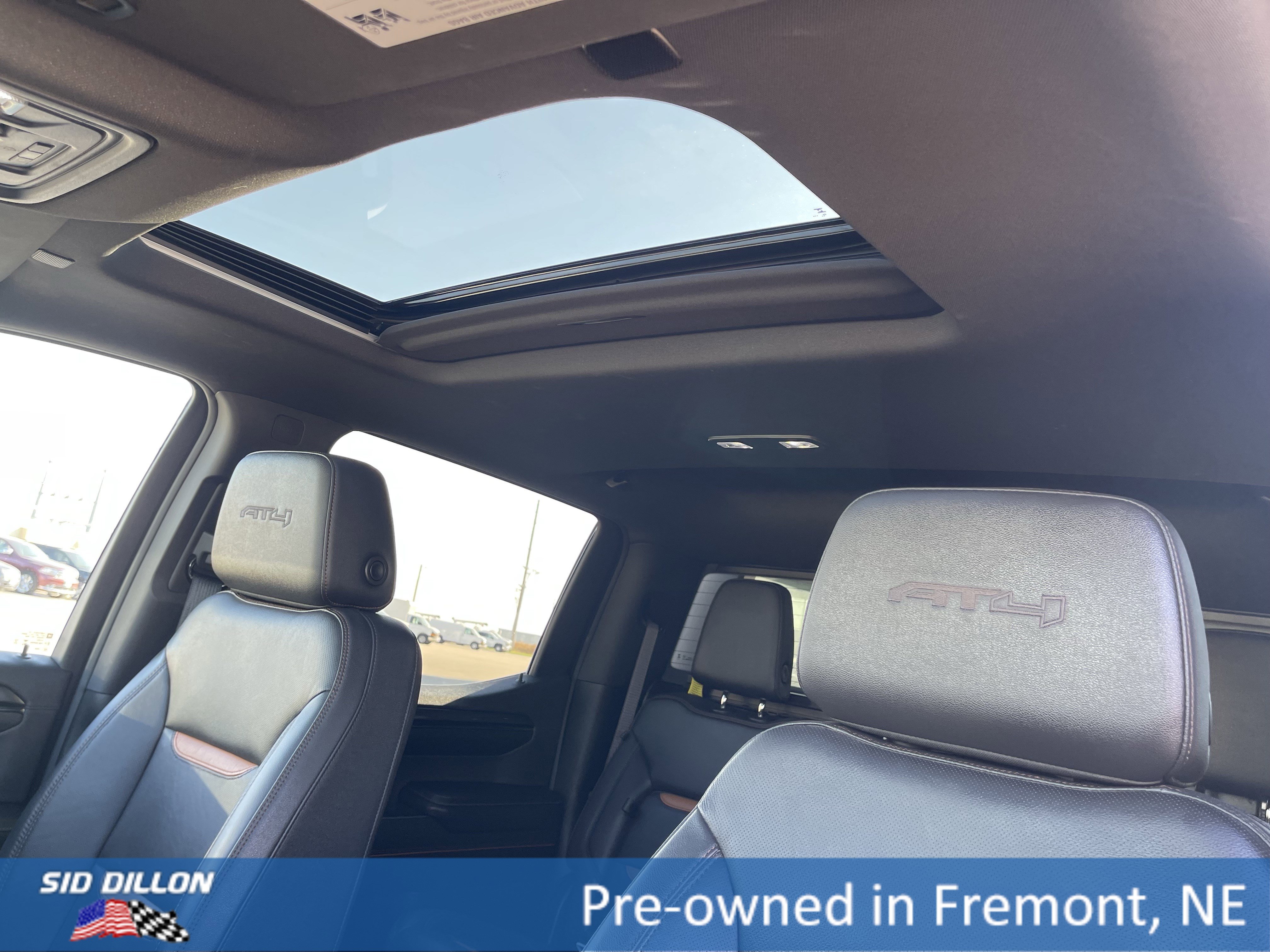 Used 2024 GMC Sierra 1500 AT4 w/ Technology Package image 8