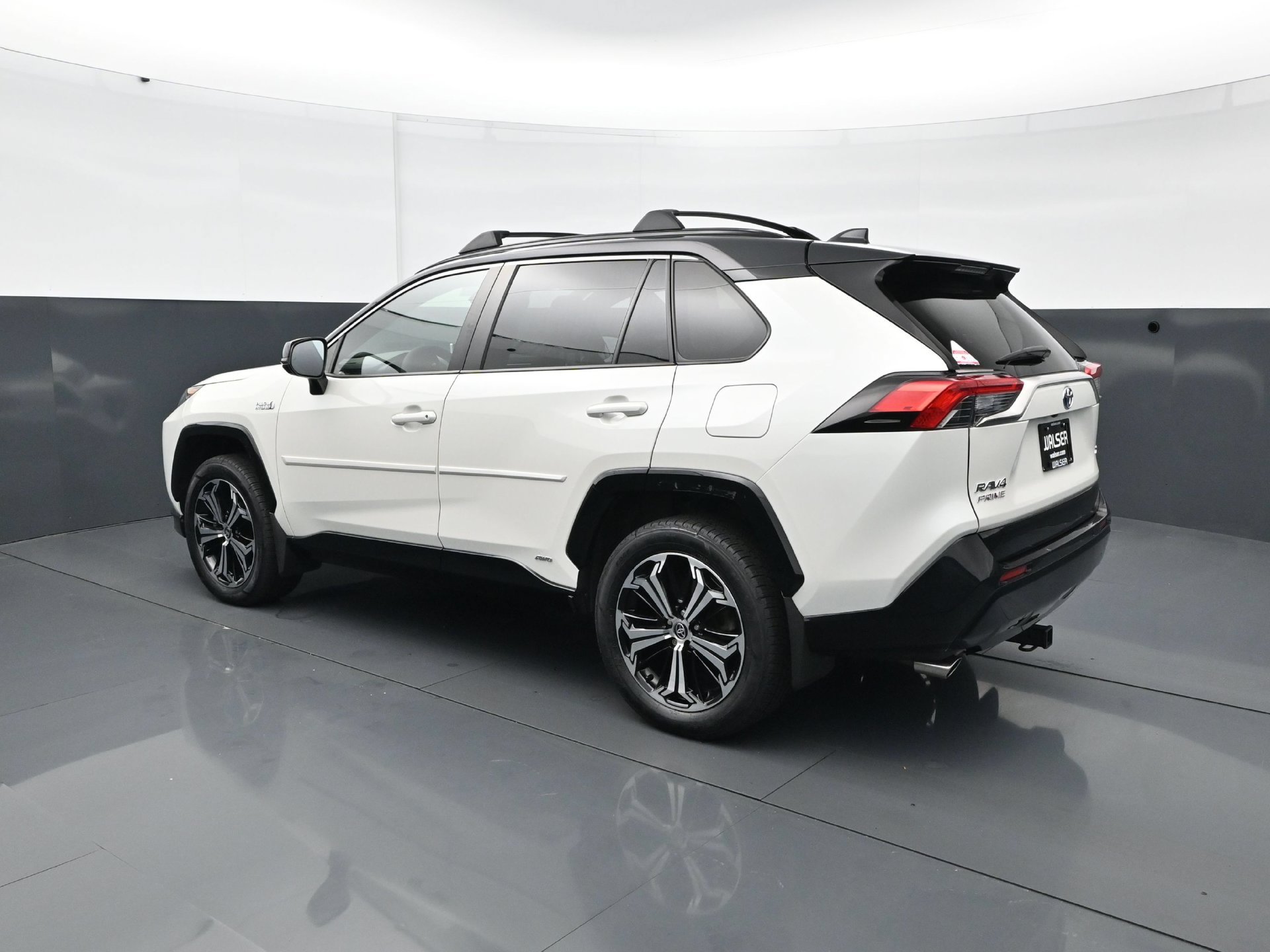 Used 2021 Toyota RAV4 XSE w/ Weather Package AWD/4WD image 4