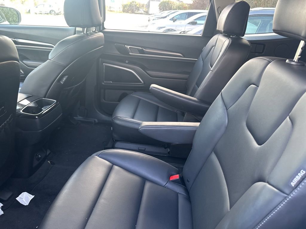 Used 2025 Kia Telluride S image 6