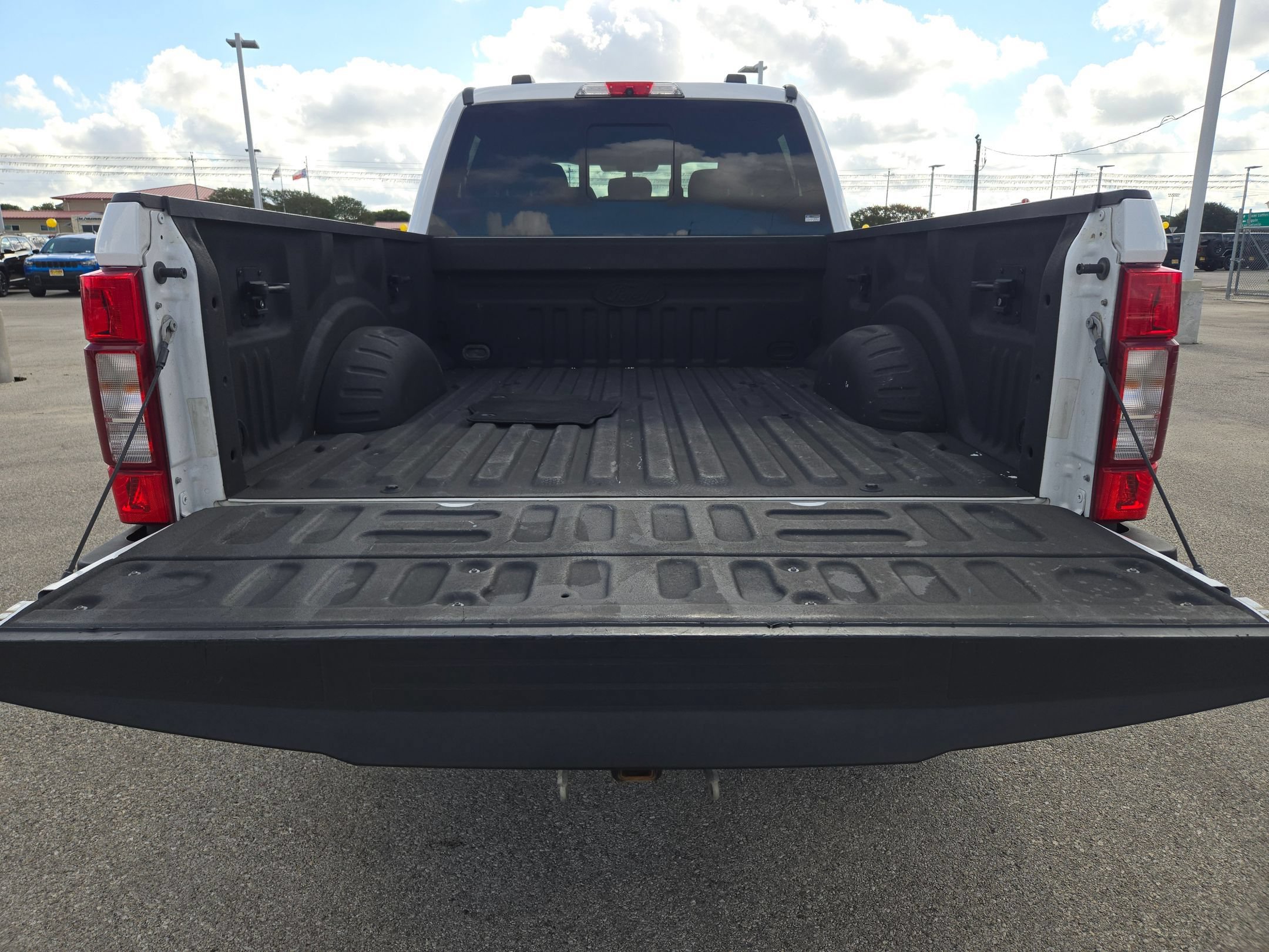 Used 2020 Ford F250 XLT w/ XLT Premium Package AWD/4WD image 24