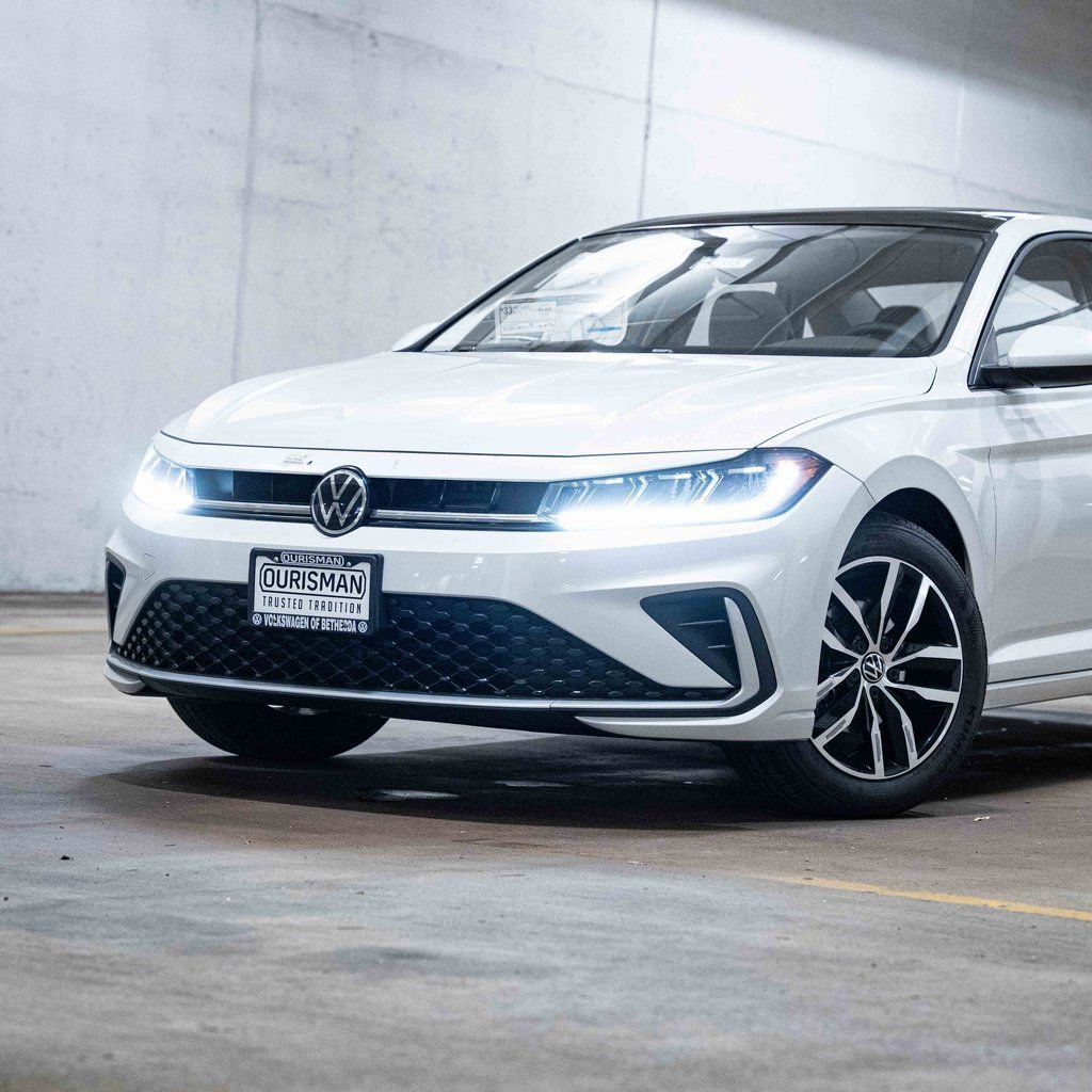New 2026 Volkswagen Jetta SE image 2