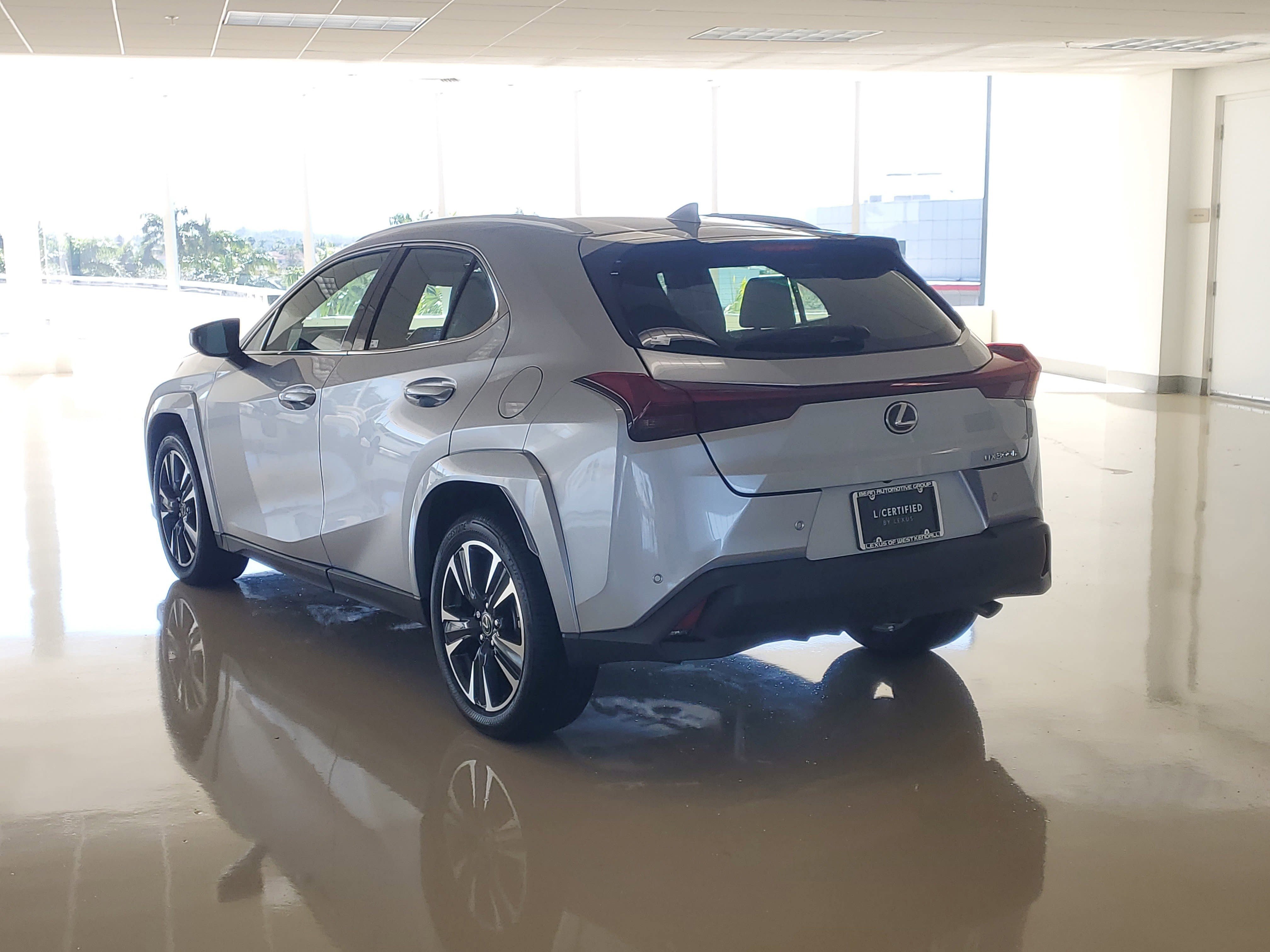 Used 2025 Lexus UX 300h FWD w/ Accessory Package (Z1) image 8
