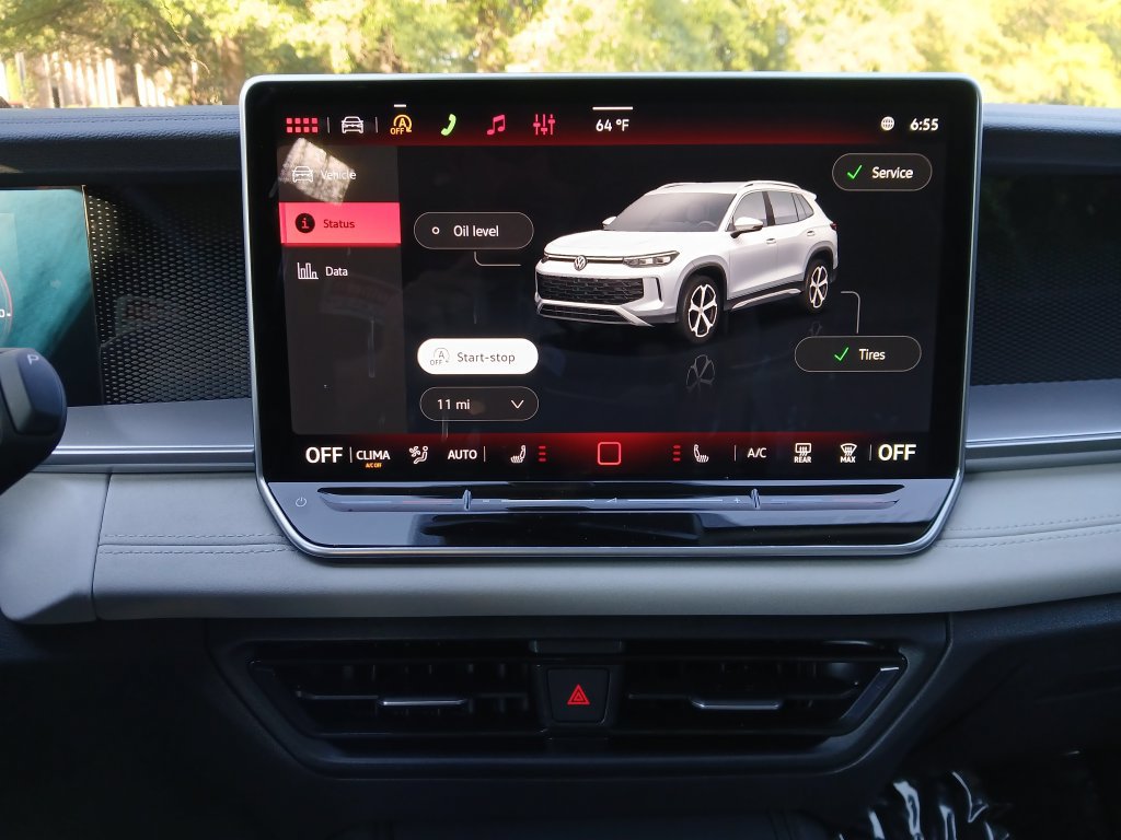 New 2026 Volkswagen Tiguan SE FWD image 18