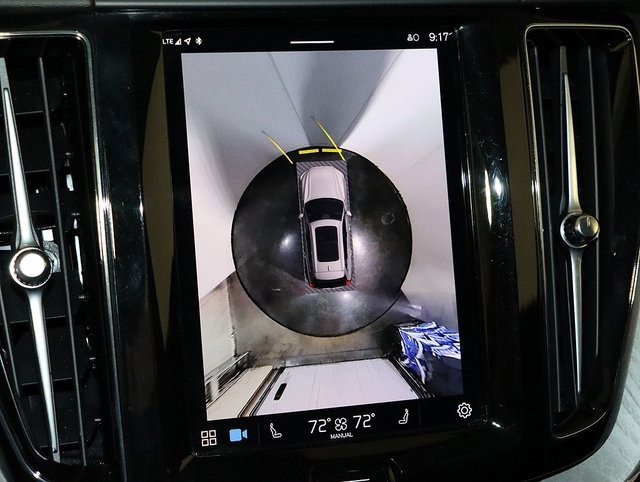 Used 2025 Volvo XC60 B5 Plus image 20