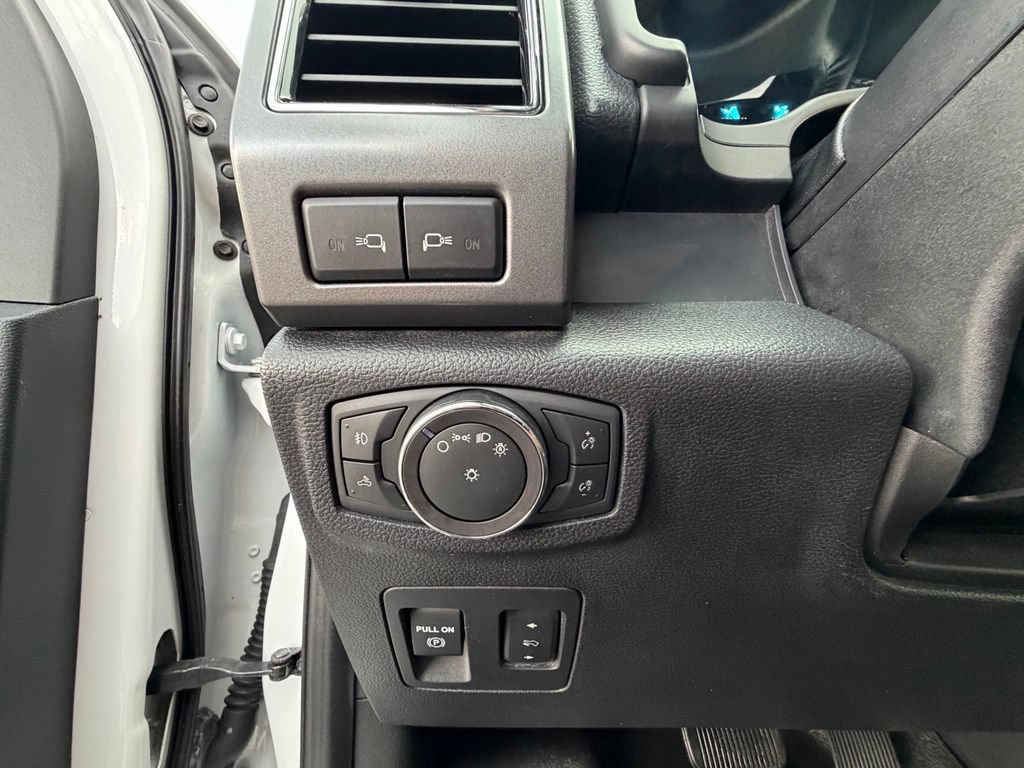Used 2019 Ford F150 XLT w/ Equipment Group 302A Luxury AWD/4WD image 3