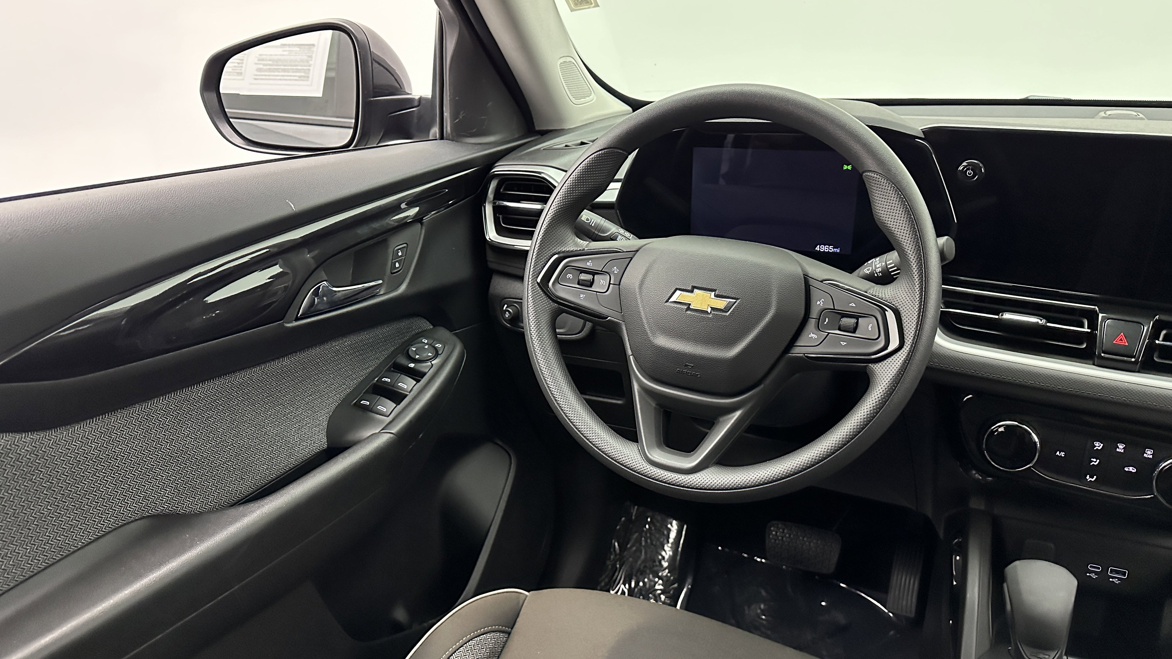 Used 2025 Chevrolet TrailBlazer LT image 18