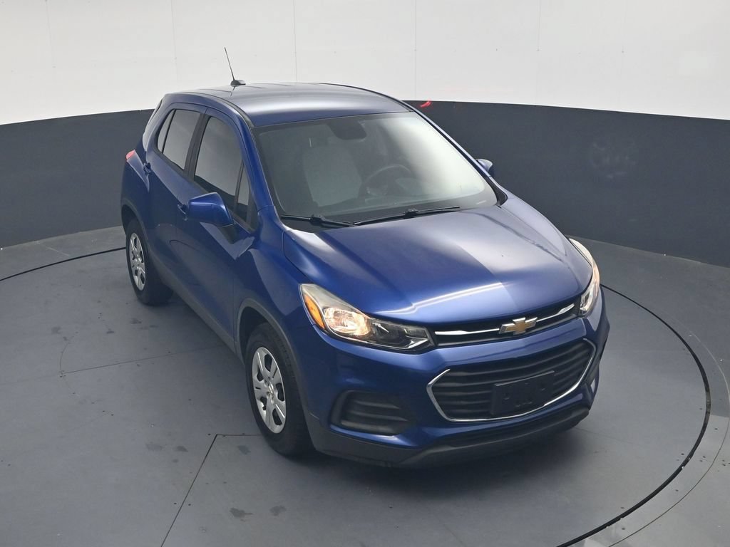 Used 2017 Chevrolet Trax LS FWD image 32