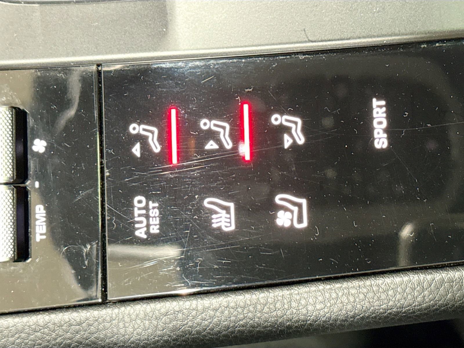 Used 2024 Porsche Macan image 21