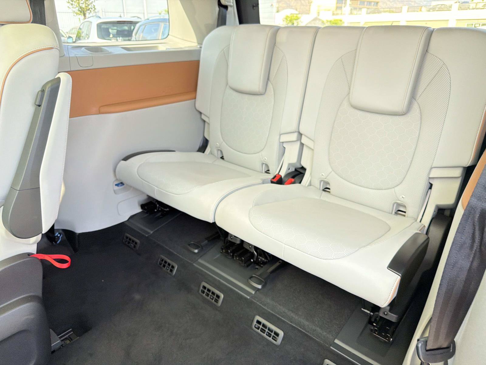 Certified 2025 Volkswagen ID. Buzz Pro S Plus AWD/4WD image 11