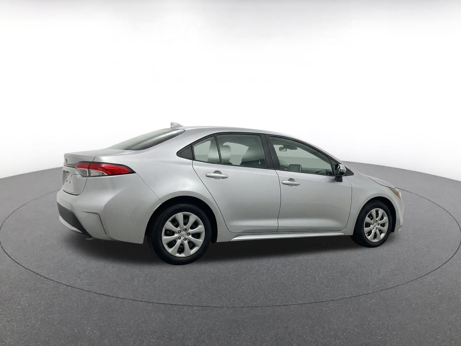 Used 2025 Toyota Corolla LE FWD image 20