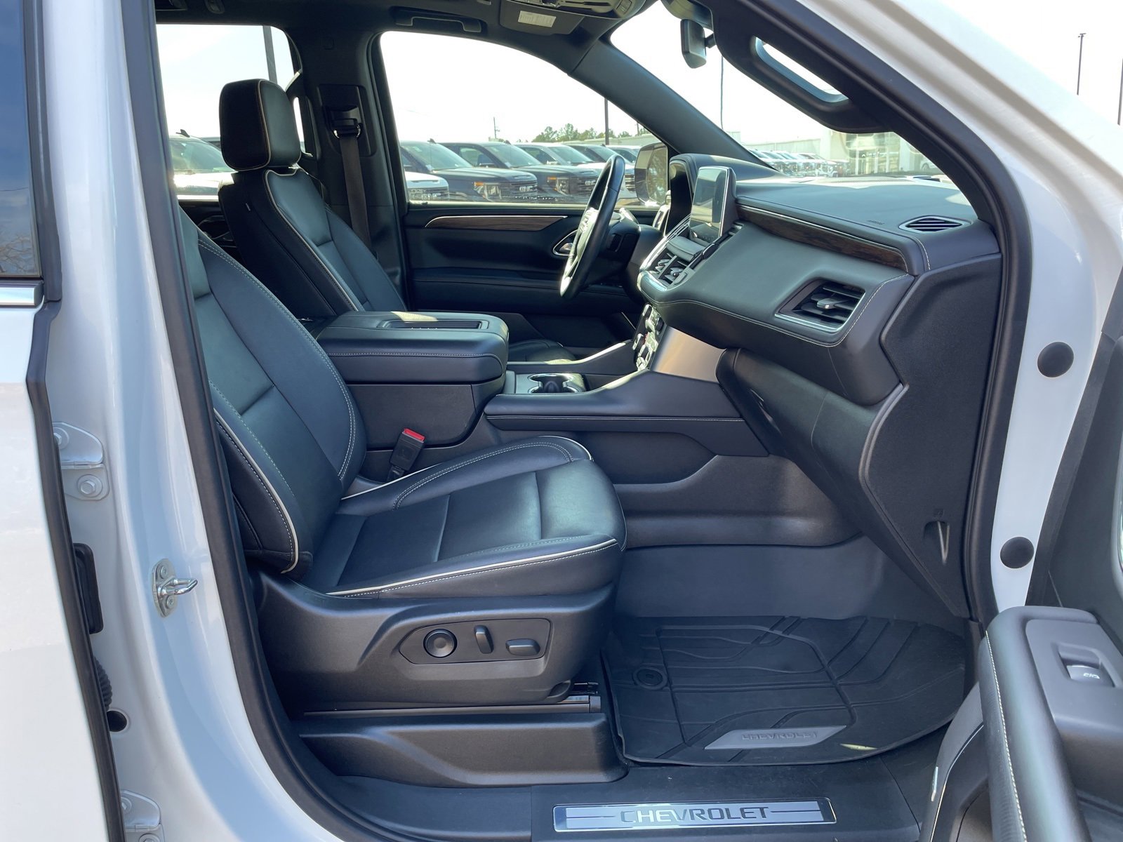 Used 2023 Chevrolet Tahoe Premier image 32