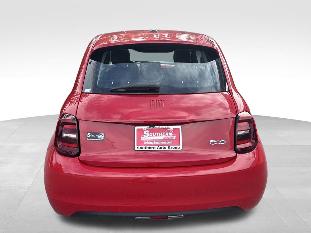 New 2024 FIAT 500 e (RED) image 5