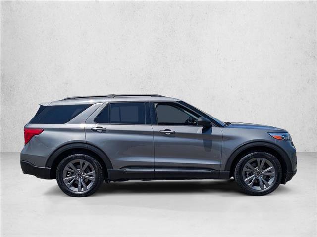 Used 2021 Ford Explorer XLT w/ Equipment Group 202A RWD image 4