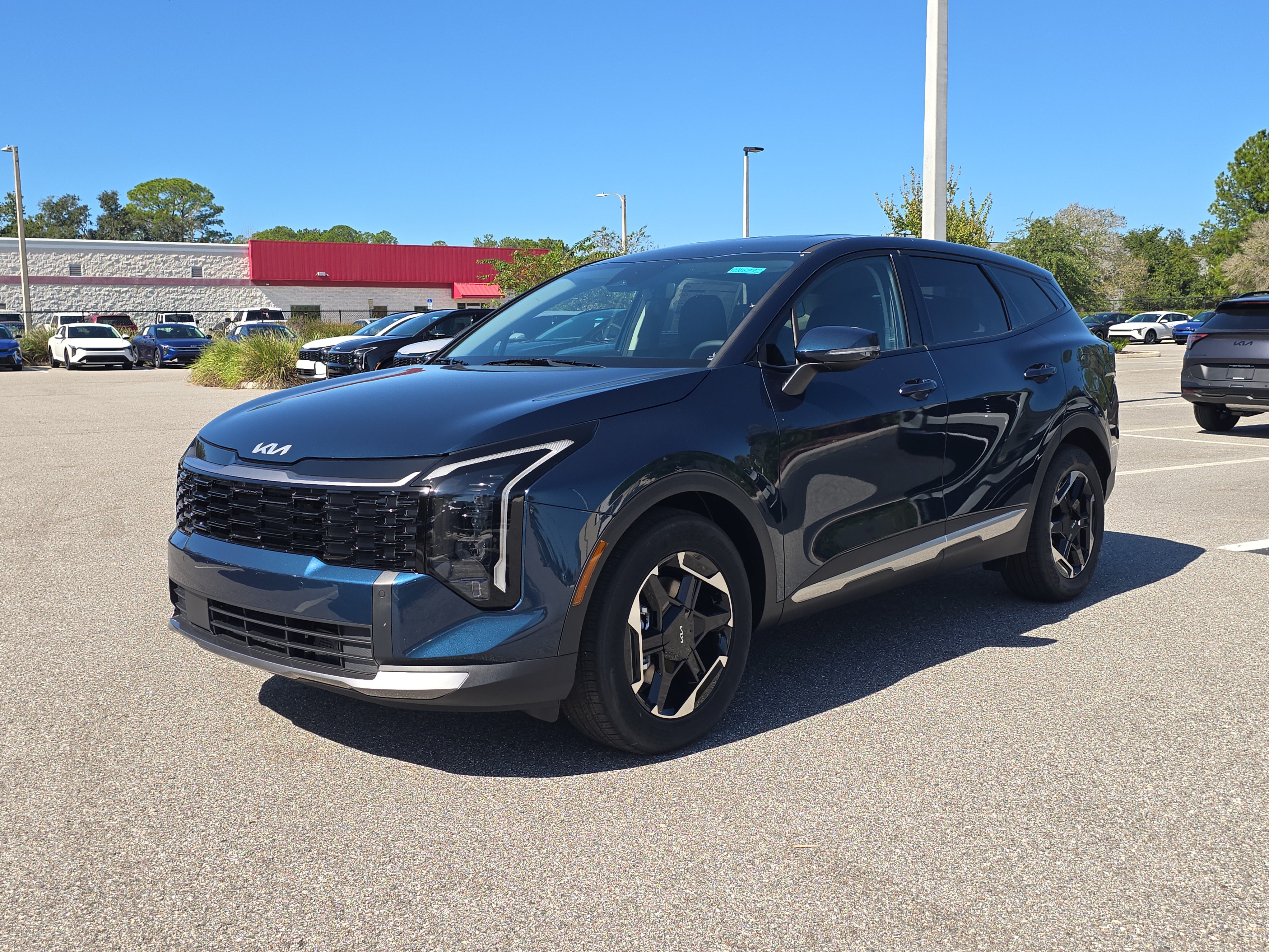 New 2027 Kia Sportage S FWD image 4