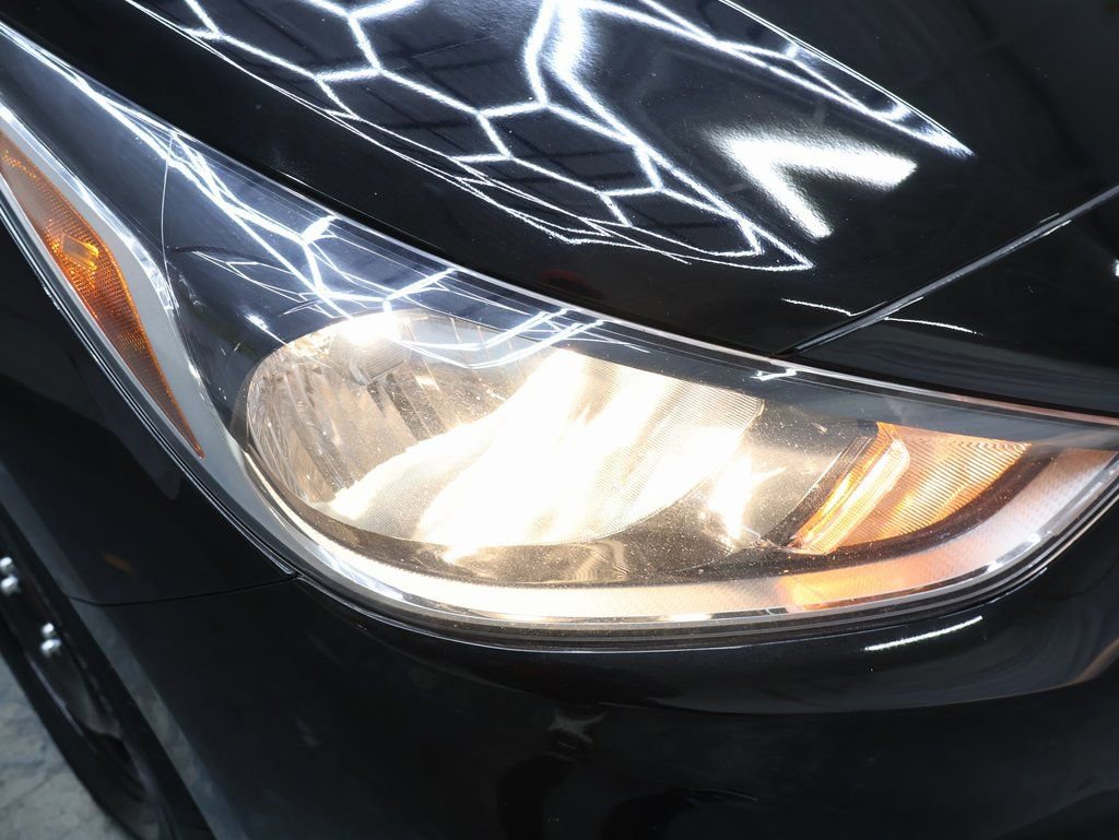 Used 2021 Hyundai Accent SE image 25