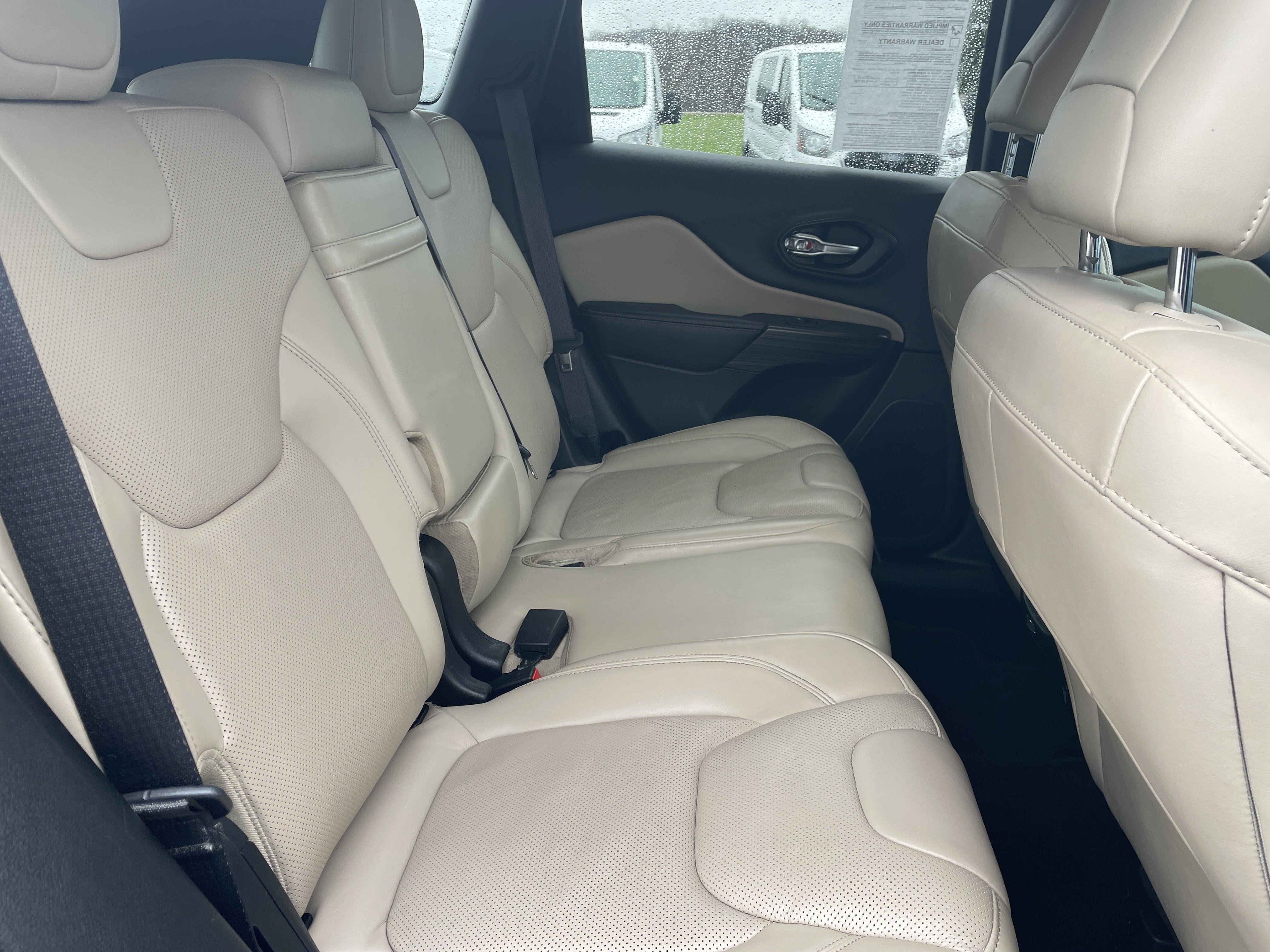 Used 2015 Jeep Cherokee Limited w/ Luxury Group image 30