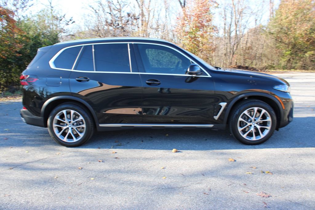 Used 2024 BMW X5 xDrive40i w/ Premium Package image 10