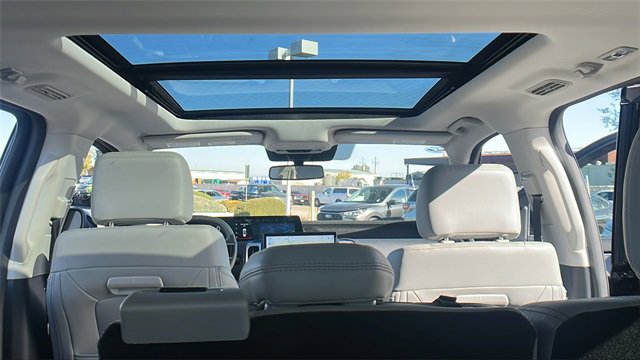 New 2025 Ford Expedition Active image 16