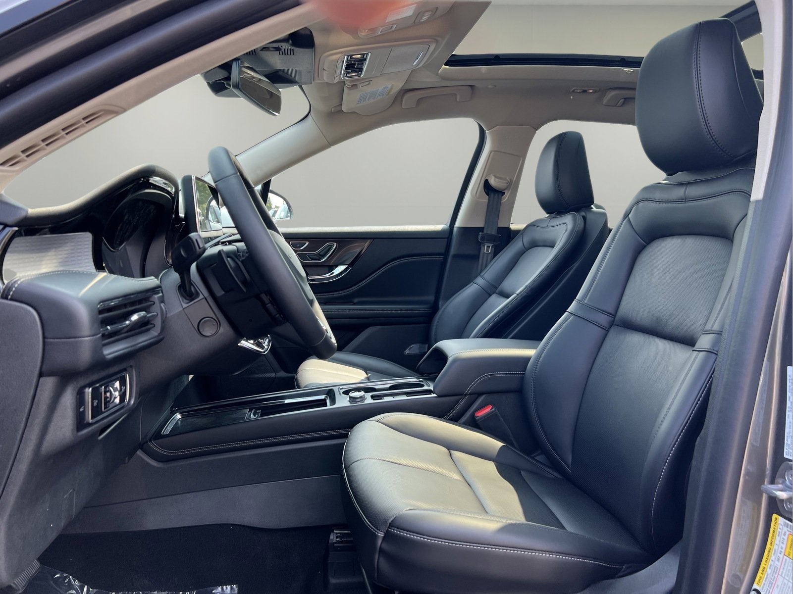 Used 2024 Lincoln Corsair AWD w/ Equipment Group 101A image 10
