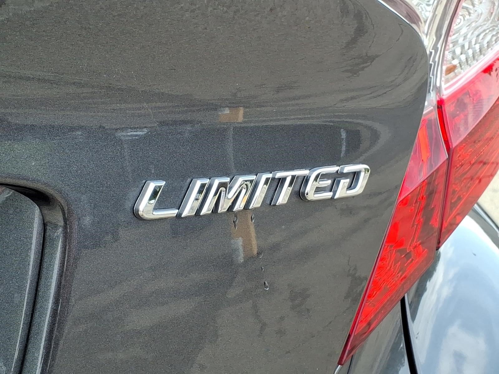 Used 2019 Toyota C-HR Limited FWD image 9