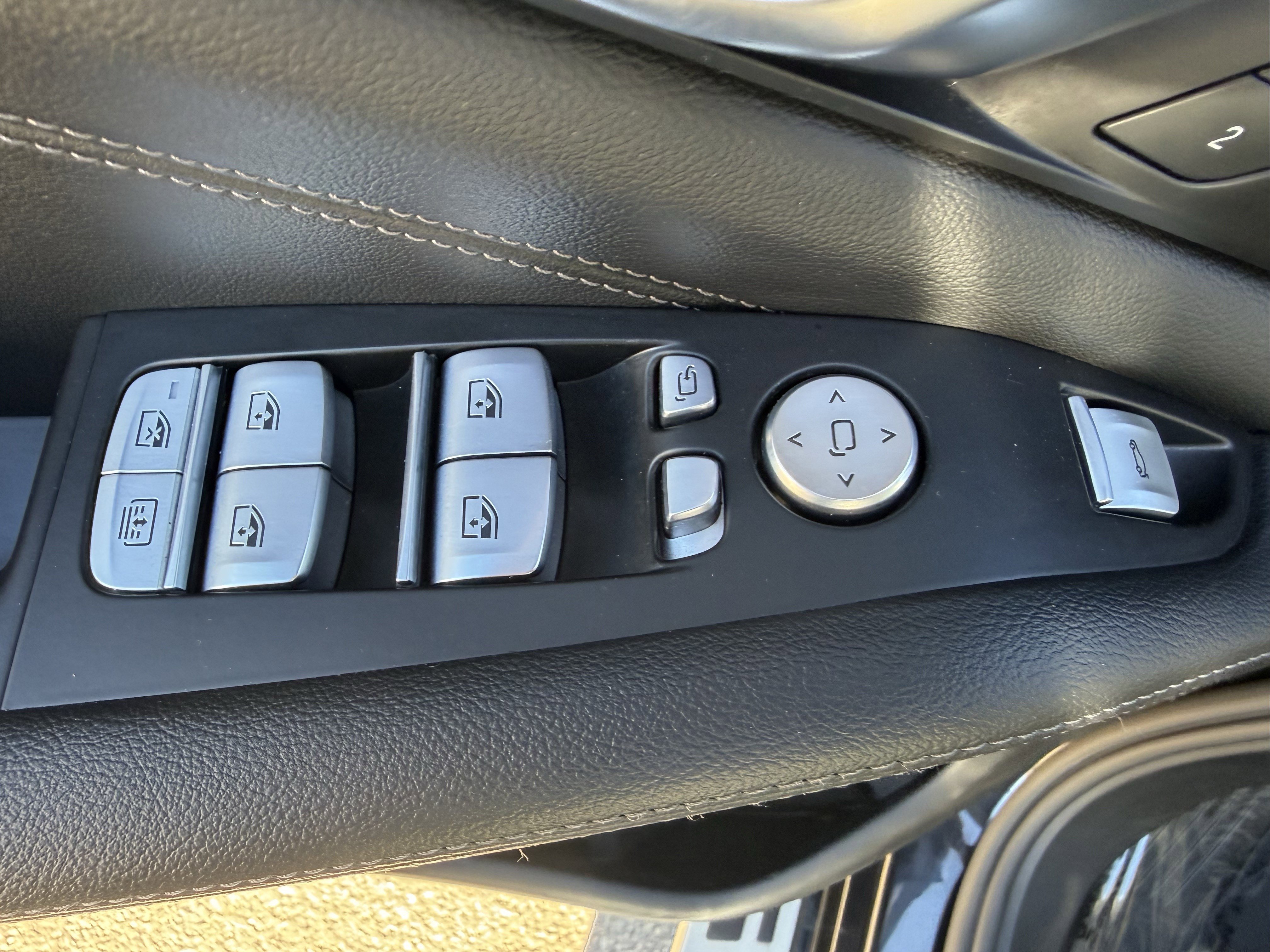 Used 2022 BMW X7 xDrive40i w/ Premium Package image 10