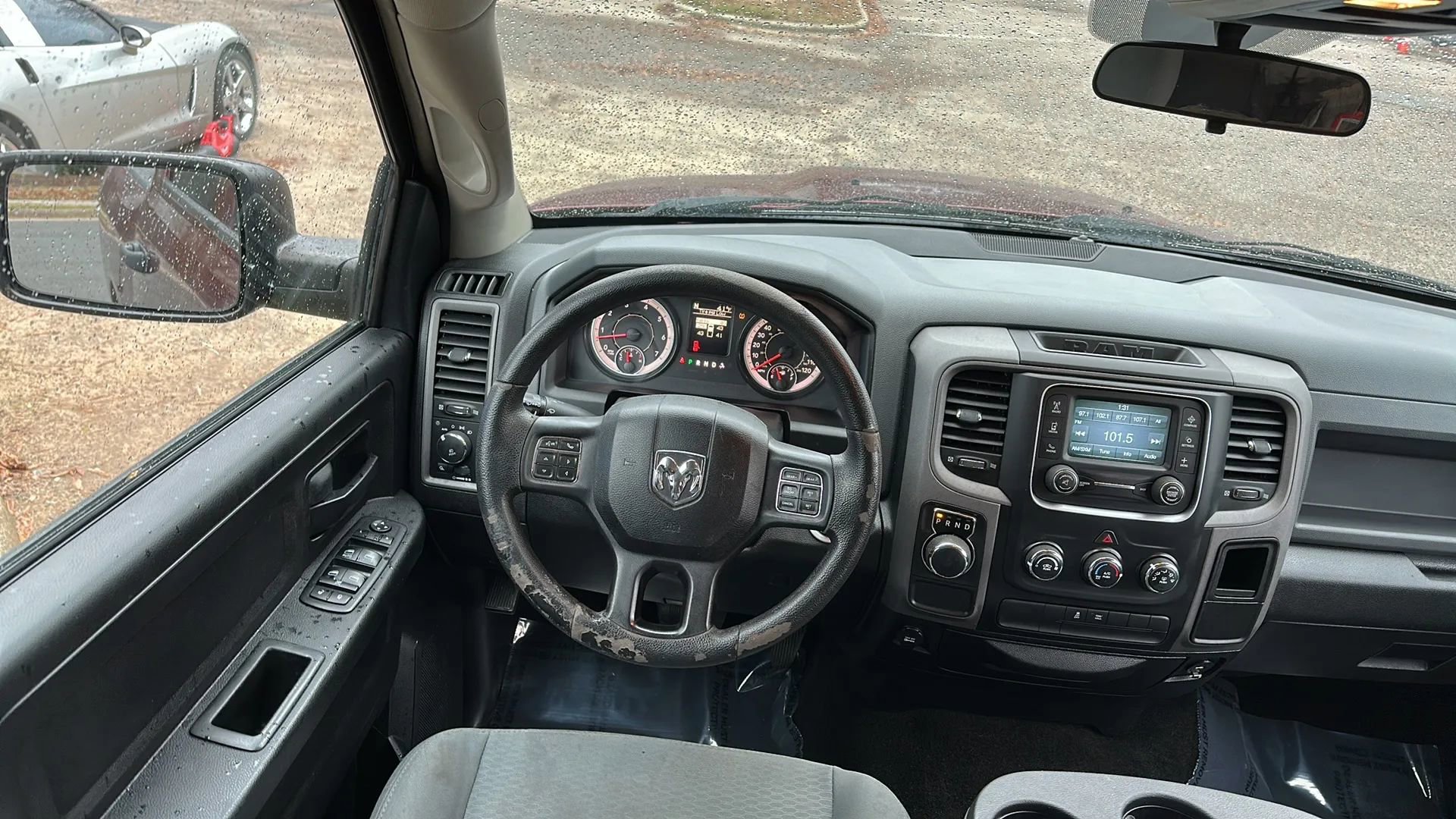 Used 2017 RAM 1500 Express image 29