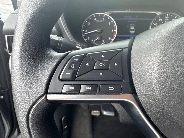Used 2025 Nissan Sentra SV FWD image 12
