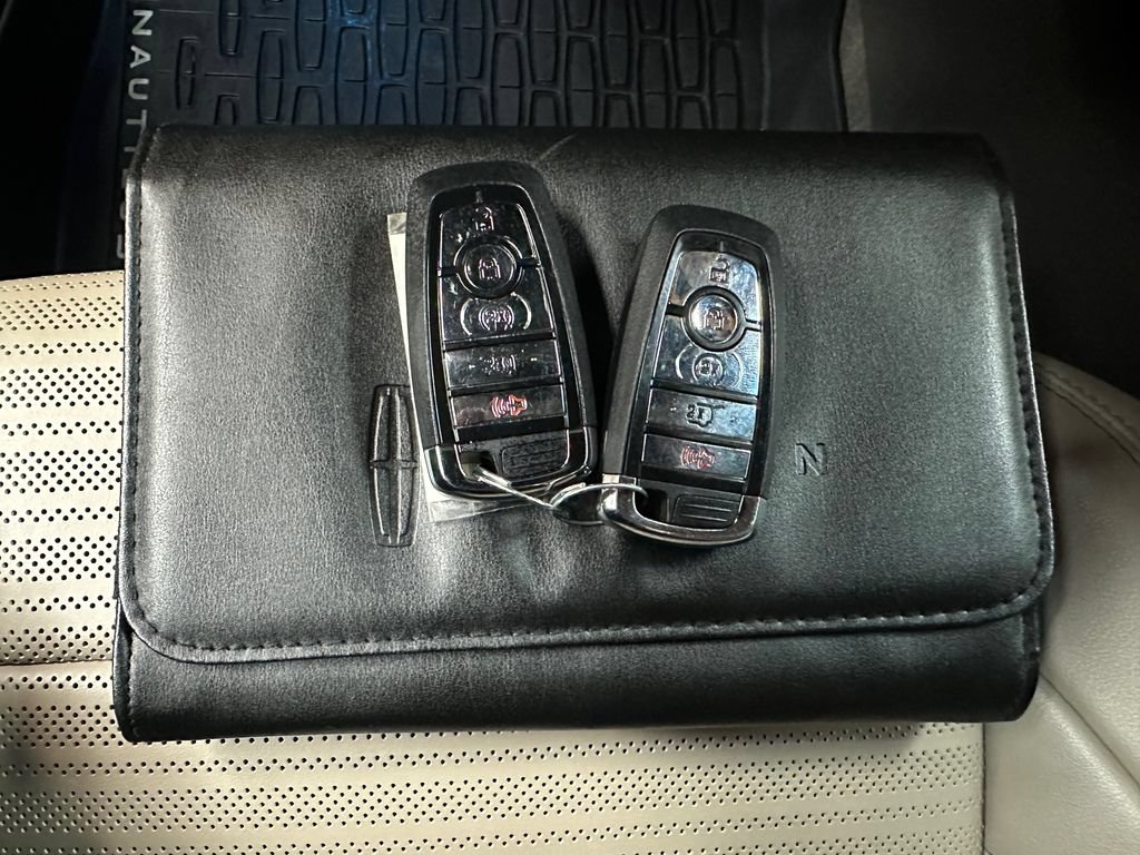 Used 2024 Lincoln Nautilus Reserve AWD/4WD image 39