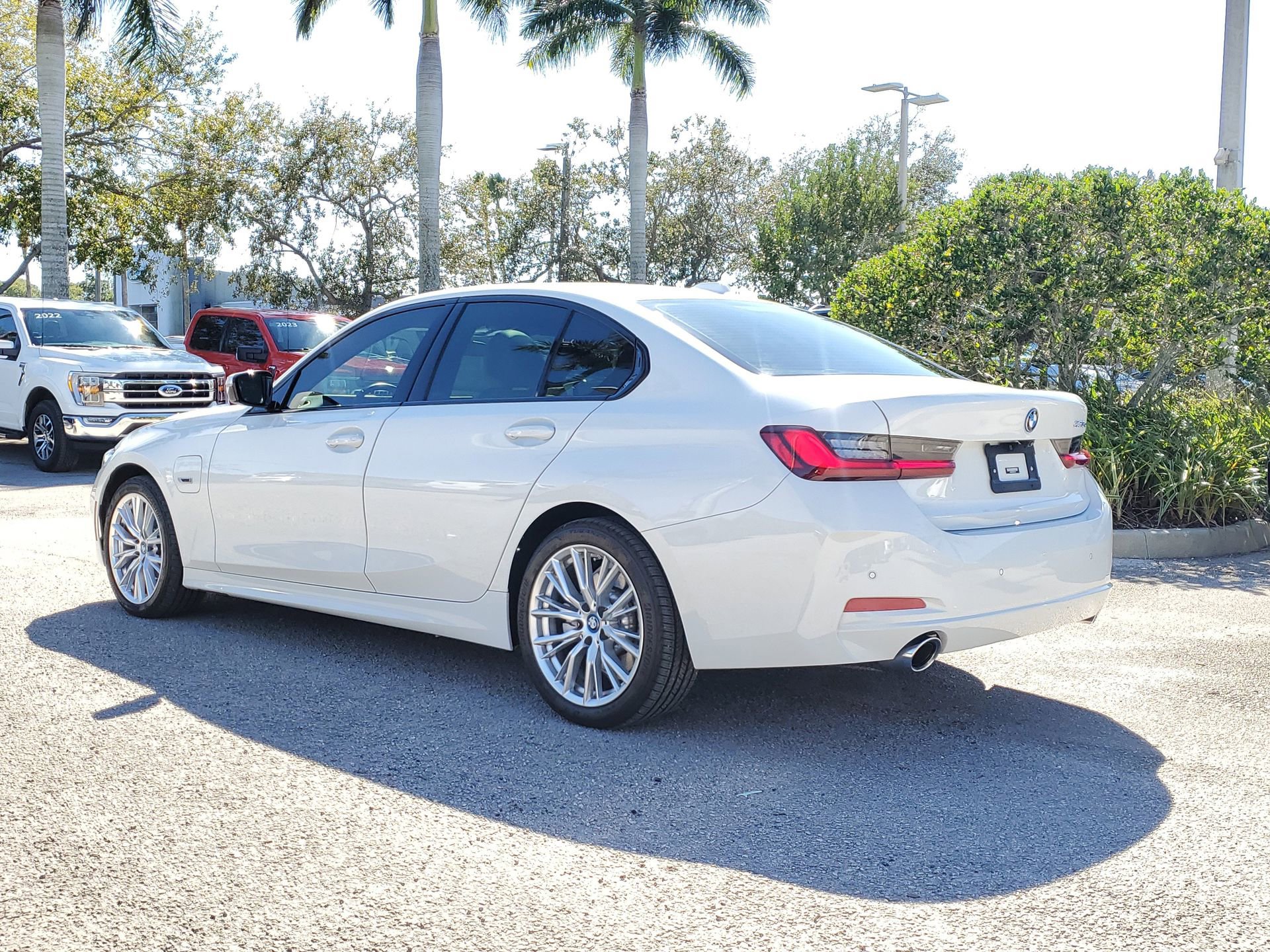 Used 2023 BMW 330e w/ Driving Assistance Package image 4