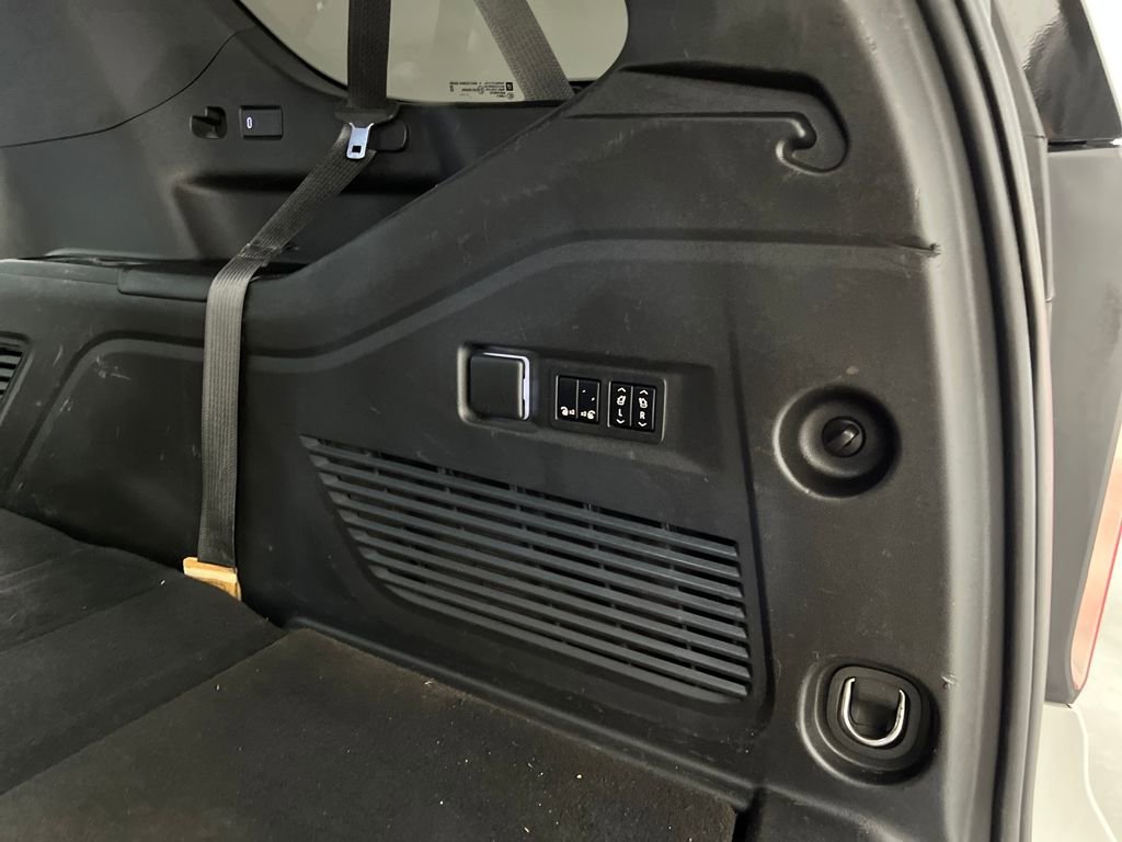 Used 2022 Chevrolet Tahoe High Country AWD/4WD image 38