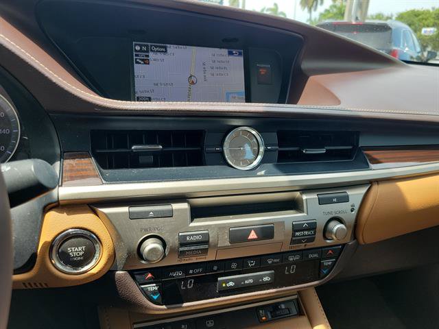 Used 2016 Lexus ES 350 w/ Luxury Package w/Wood Trim FWD image 59
